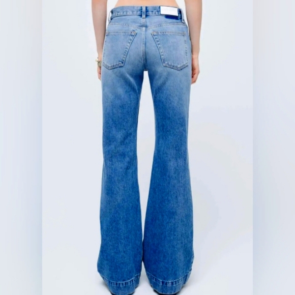 NWT RE/DONE 70s Women's Low Rise Bell Bottom Jeans in Lake Blue Denim Size 26 - Picture 4 of 7